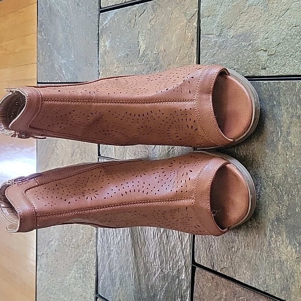 A Rider Girl Booties, Brown, 7.5 - Picture 2 of 13